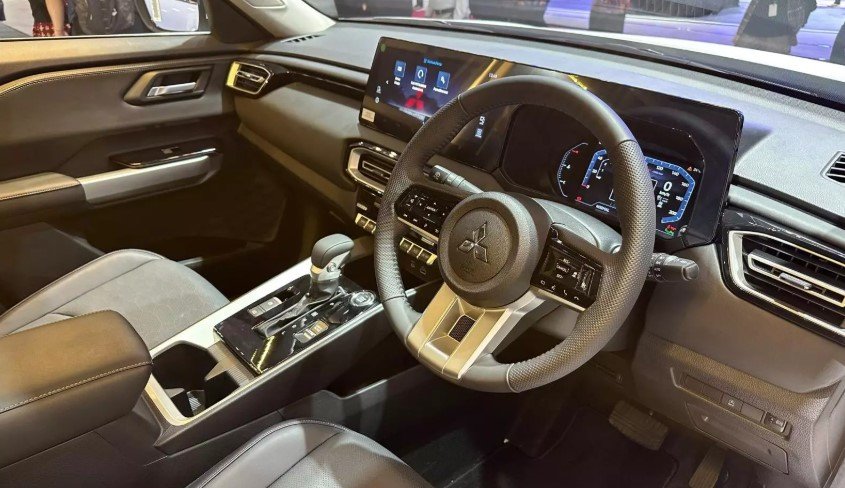 Nội thất Mitsubishi Destinator