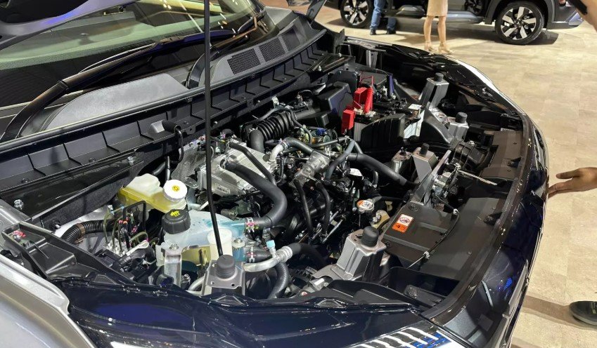 Động cơ Mitsubishi Destinator